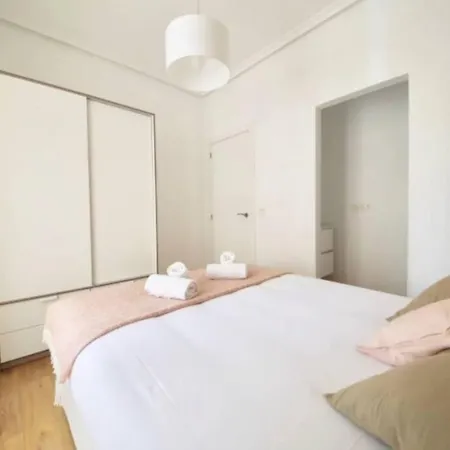 3 Bedroom House In The Heart Os アパート サン・セバスティアン