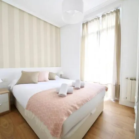 דירה 3 Bedroom House In The Heart Os