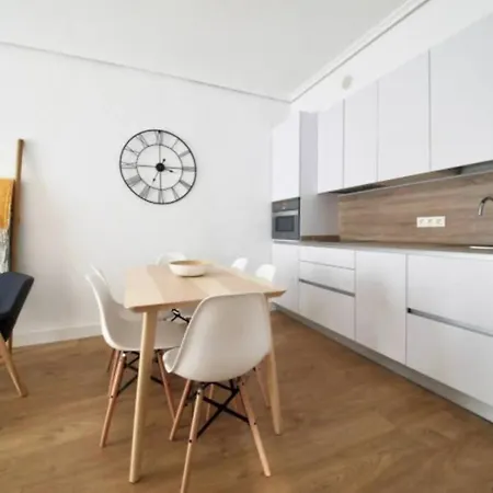 3 Bedroom House In The Heart Os דירה *